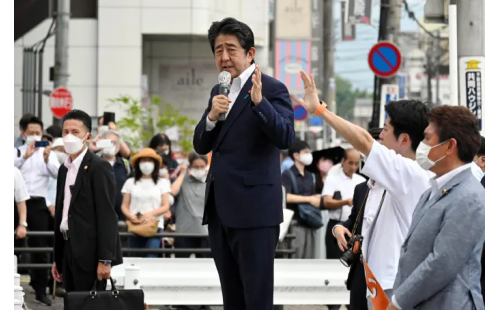 如果安倍穿了芳綸防彈衣又會(huì)是怎樣？